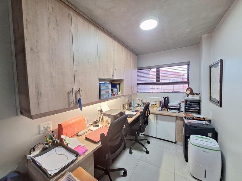 3 Bedroom Property for Sale in Avonddans Western Cape